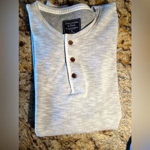 ABERCROMBIE AND FITCH BUTTON UP LONG SLEEVE